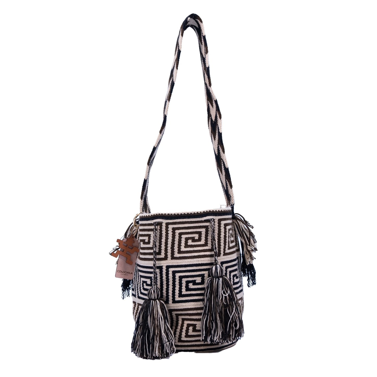 Handwoven 'Delfina' Medium Bag - Black and White Mochila