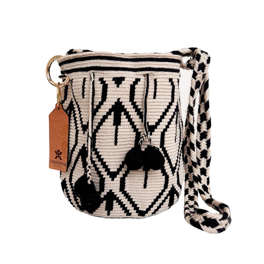 Handwoven 'Hanita' Small Bag - Beige and Black Mochila