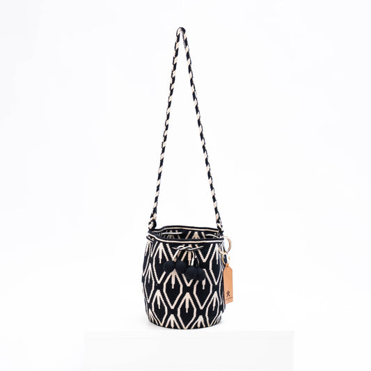 Handwoven 'Nurita' Small Bag - Black Mochila