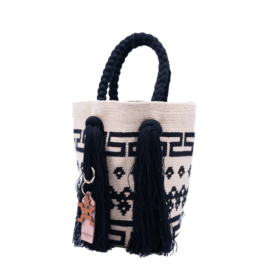 Handwoven 'Paula' Medium Bag - Black and White Special Design Mochila