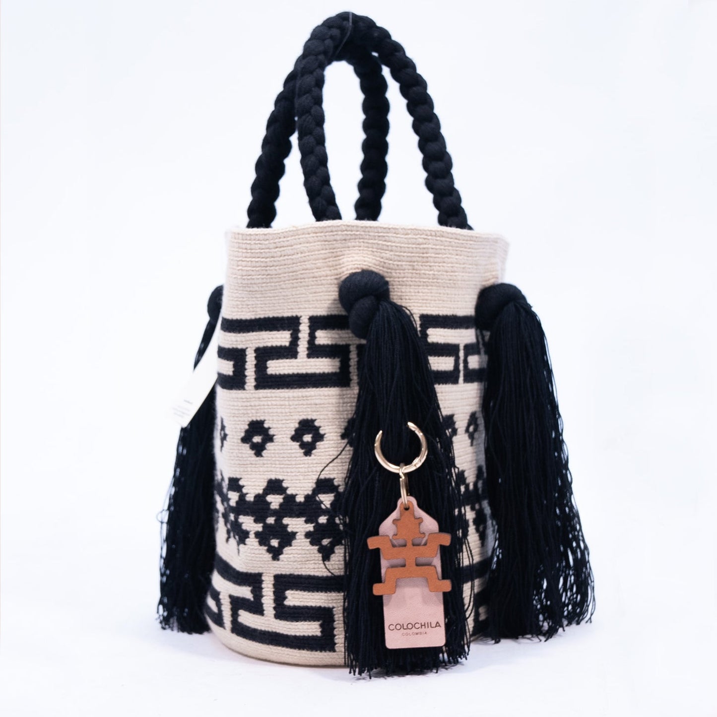 Handwoven 'Paula' Medium Bag - Black and White Special Design Mochila