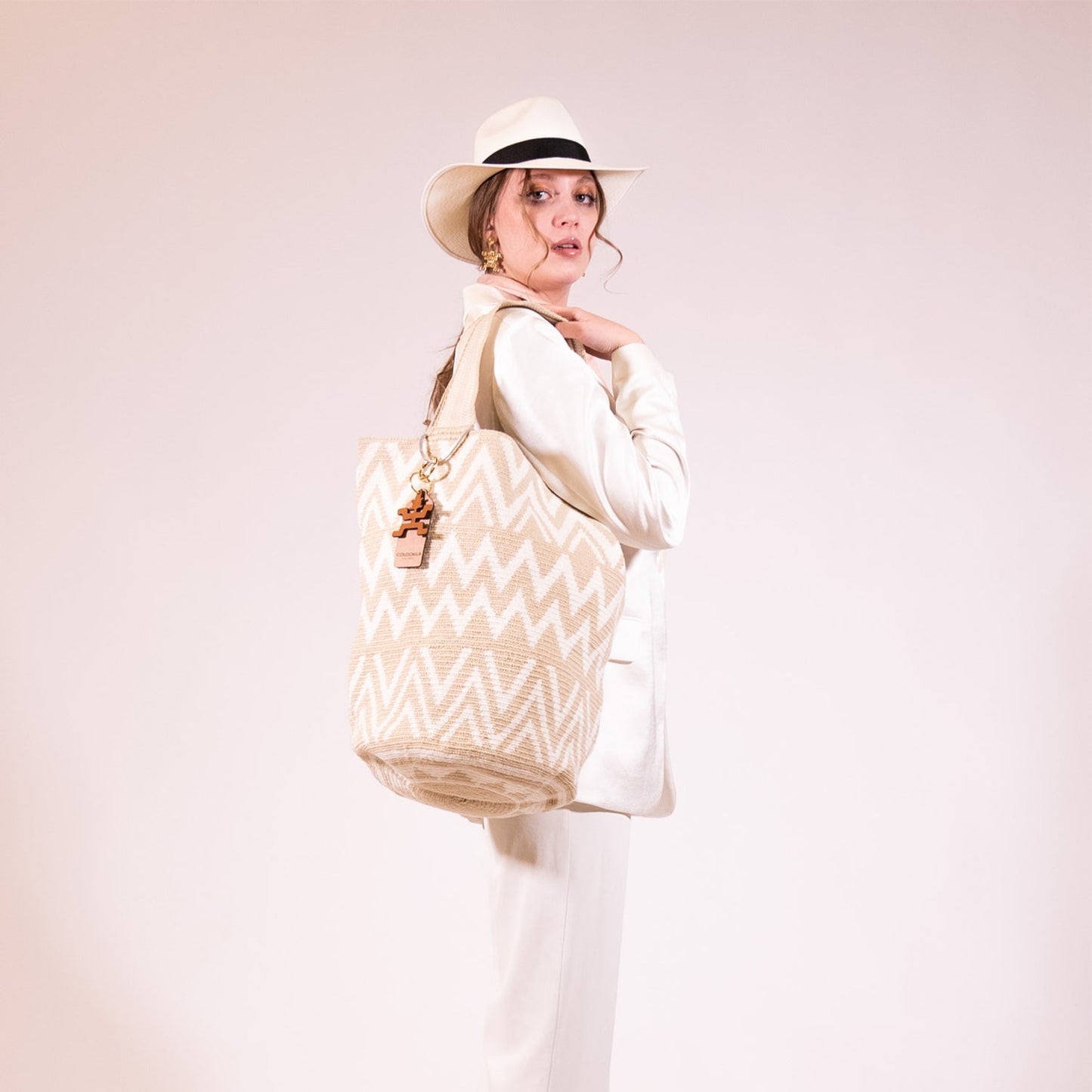 Handwoven 'Sabina' Large Bag - White and Beige Mochila