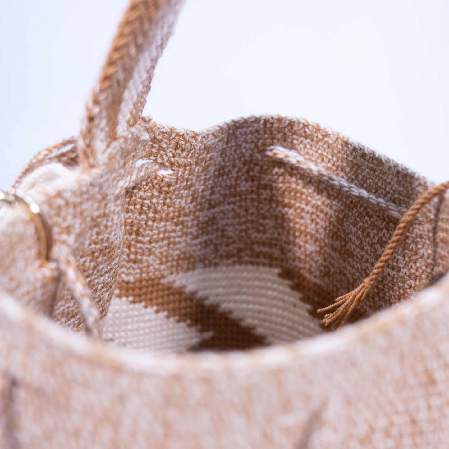 Handwoven 'Sofia' Medium Bag - White and Beige Mochila