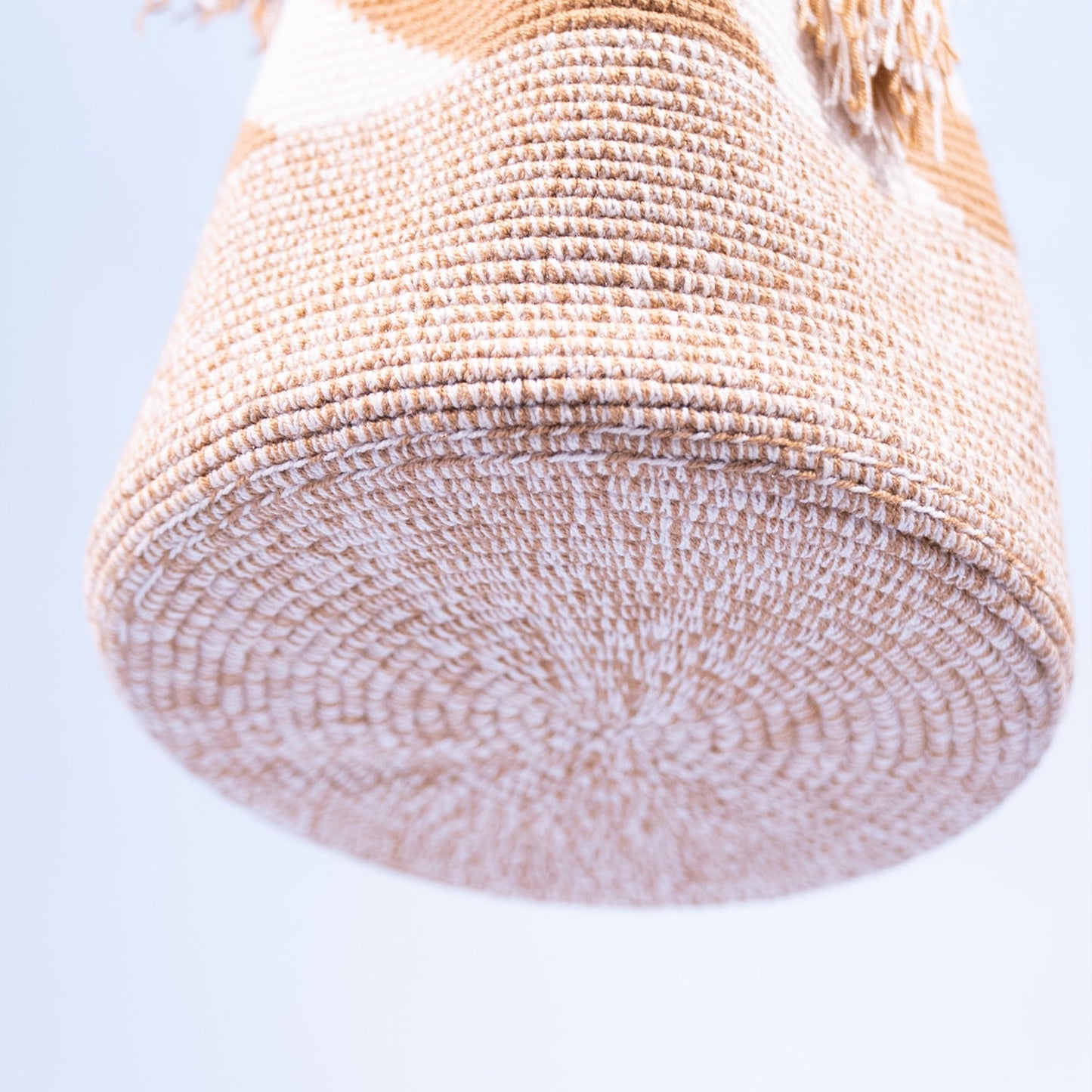 Handwoven 'Sofia' Medium Bag - White and Beige Mochila