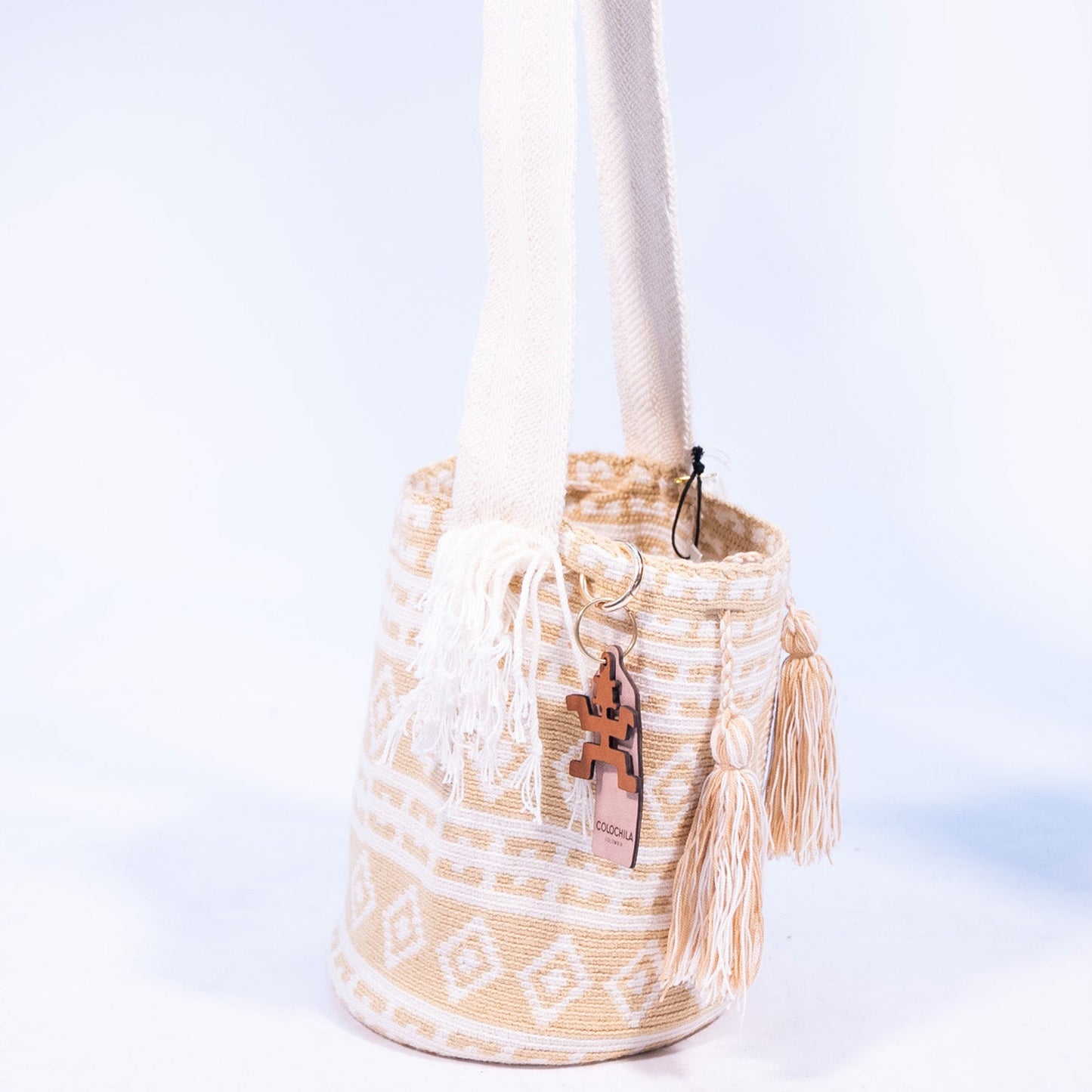 Handwoven 'Sonia' Medium Bag - White and Beige Mochila